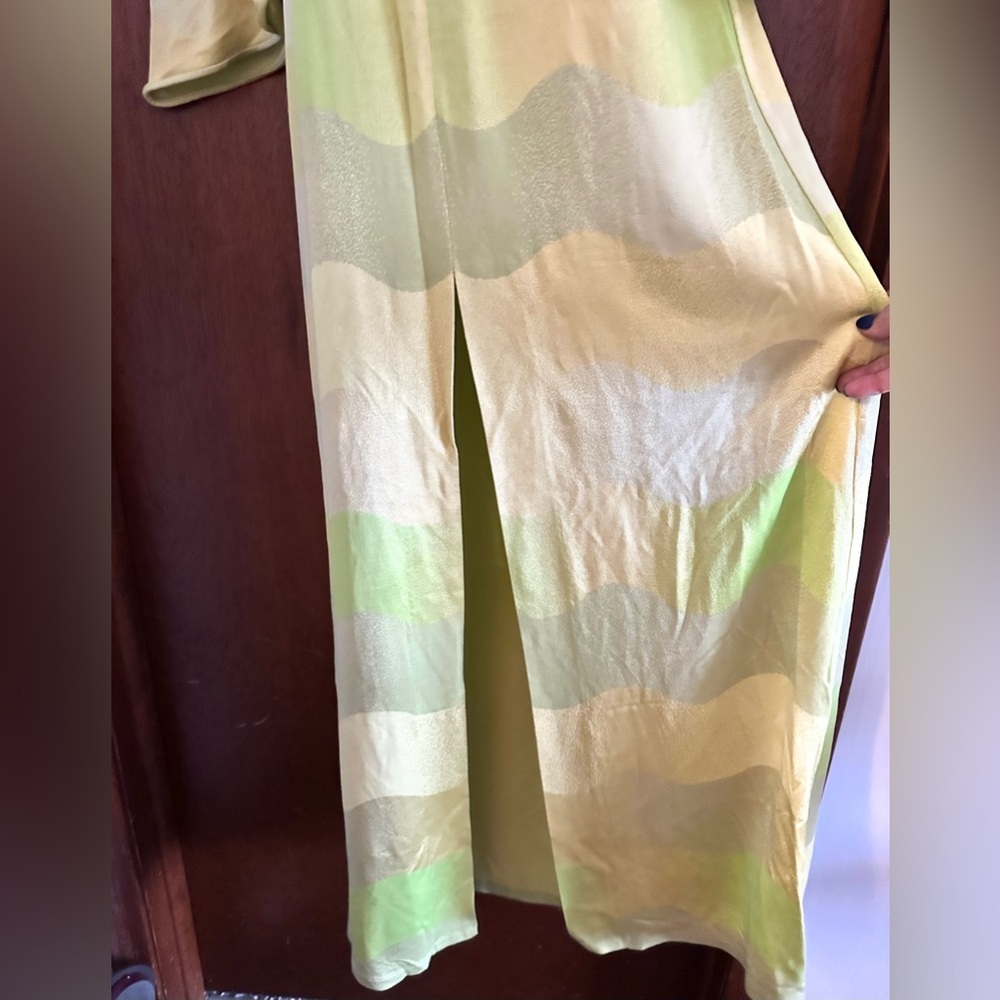 Alexis Serena Glamorous Resort Lime Waves Jacquard Cut-out  Flare sleeves Gown M - Picture 4 of 9